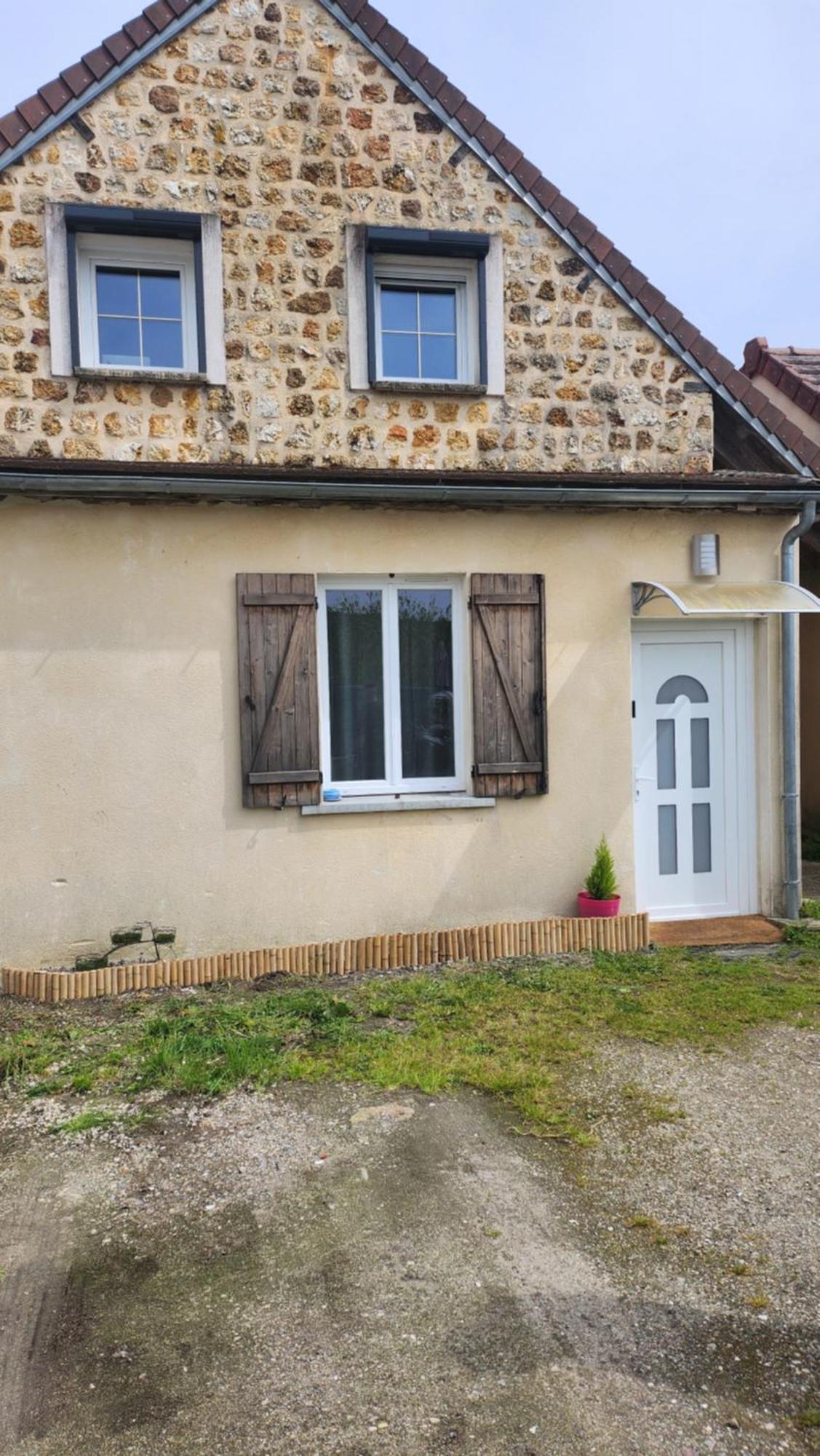Joli Studio En Centre Ville Faremoutiers Luaran gambar