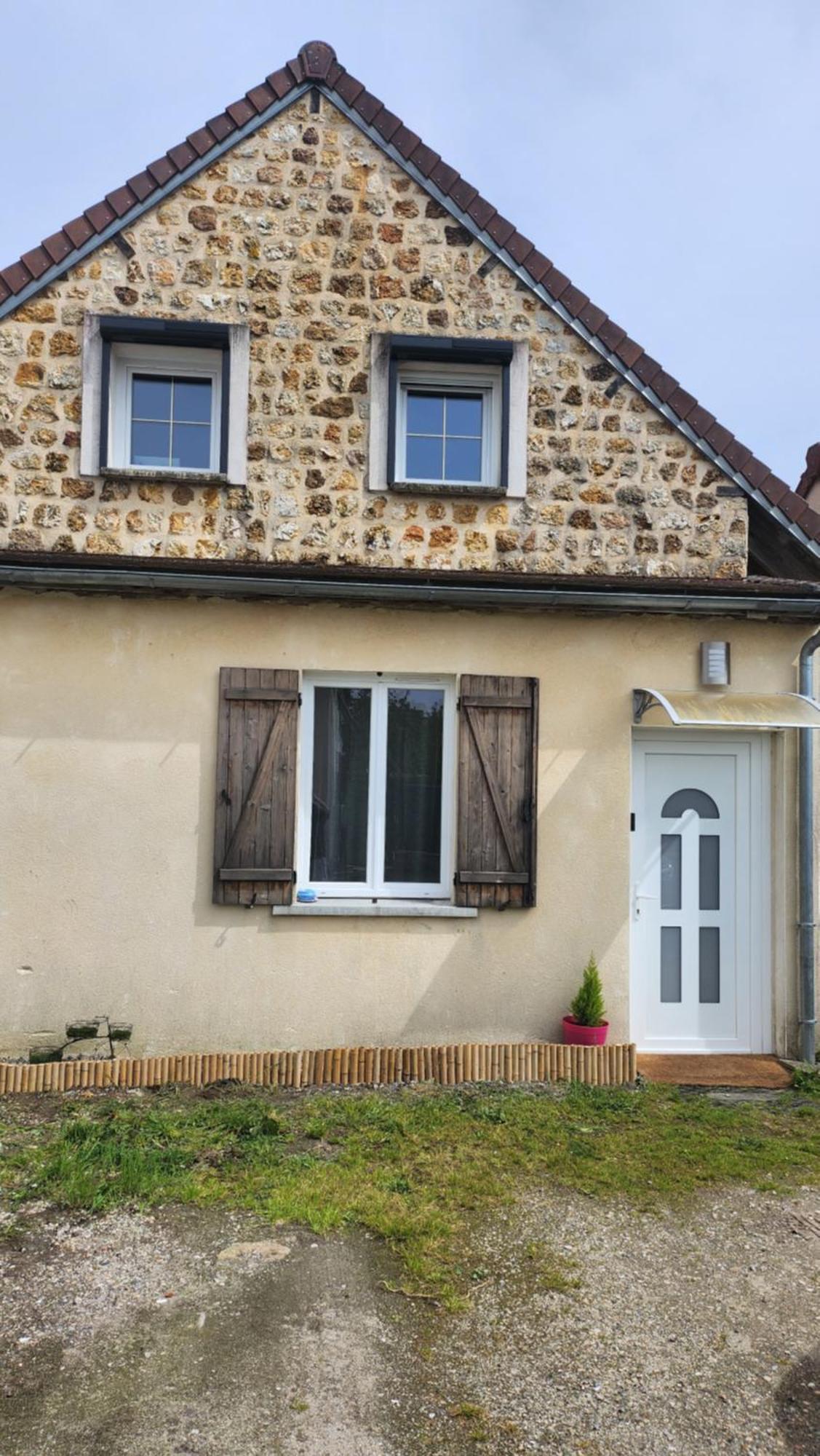 Joli Studio En Centre Ville Faremoutiers Luaran gambar